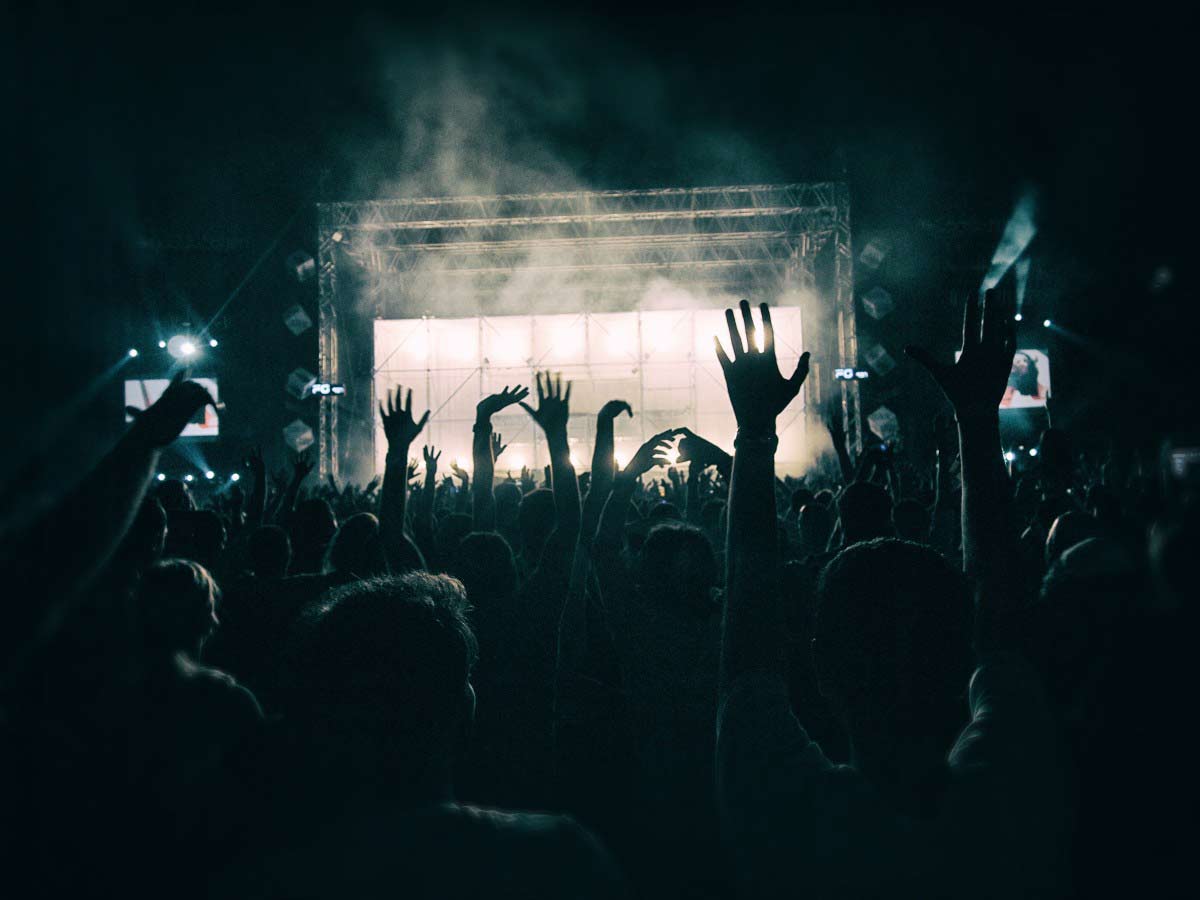 how to choose the best entertainment for your event_Disconnect To Reconnect